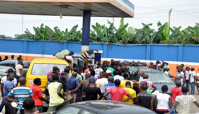 Panic as petrol price jumps to N350/ltr